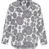 Madonna Bluse 40-6854 Kleiner Kragen Hinten Länger Punkte Allover Off Weiss 1 Madonna Bluse 40-6854 Kleiner Kragen Hinten Länger Punkte Allover Off Weiss -Luftig Und Leicht 14120676