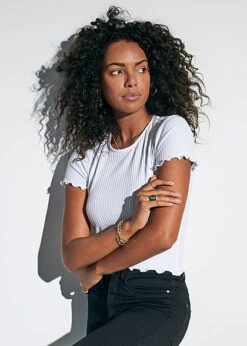 ONLY Damen NOOS Ribbed T-Shirt Mit Frilldetails Weiss