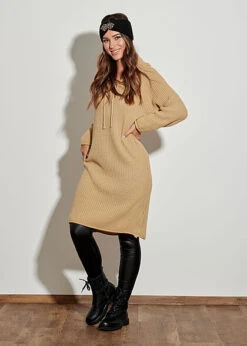 Styleboom Fashion Damen Strickkleid Mit Kapuze Camel Braun -Luftig Und Leicht 21106875 3